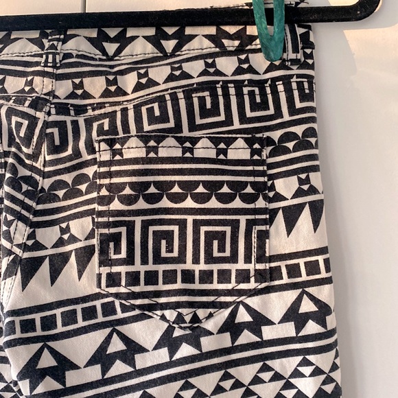 Geometric Skinny Jeans - Picture 4 of 5